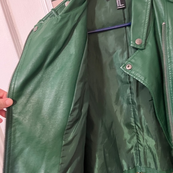 Forever 21 women’s green pleather jacket - never worn - Picture 4 of 6